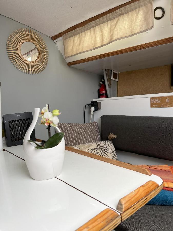Location Un Petit Voilier Hotel La Rochelle  Exterior photo